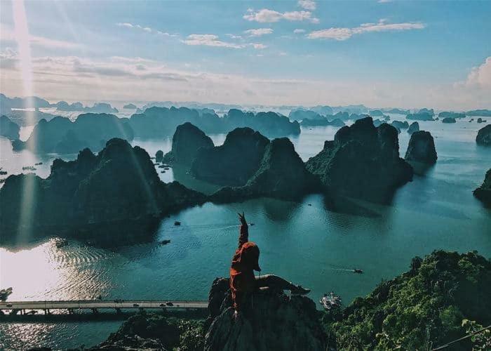 Ling Hotel Ha Long Exteriör bild
